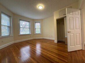 55 Thatcher St, Unit 2 in Brookline, MA - Building Photo - Building Photo