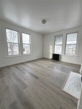 12 Victoria Ln in Yonkers, NY - Building Photo - Building Photo