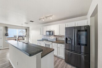 2316 Kingsway Dr in Arlington, TX - Foto de edificio - Building Photo