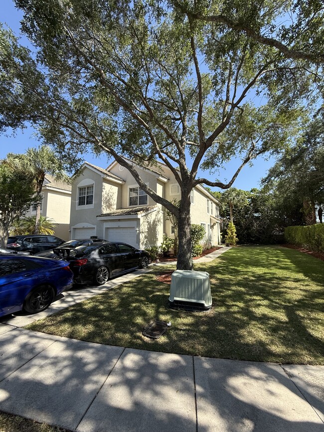 property at 1011 Woodfield Rd