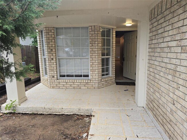 4911 Edenbourgh Ln in Austin, TX - Building Photo - Building Photo