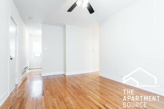 613 W Melrose St, Unit B2 in Chicago, IL - Foto de edificio - Building Photo