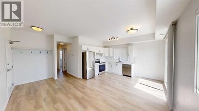 10101-10105 105 Ave in Grande Prairie, AB - Building Photo - Building Photo