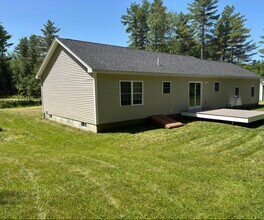 469 Poland Range Rd in Pownal, ME - Building Photo - Building Photo