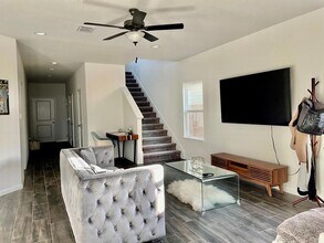 10712 Blacket Dr in Austin, TX - Building Photo - Building Photo
