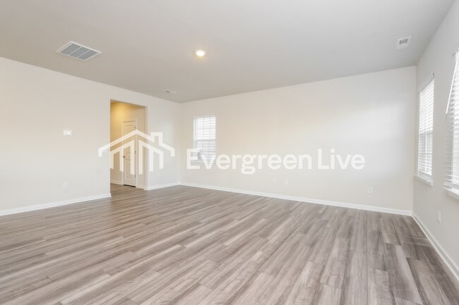 823 Pear Blossom Ct in Winston-Salem, NC - Building Photo - Building Photo