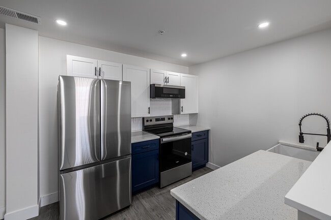 484 Main St in Middletown, CT - Foto de edificio - Interior Photo
