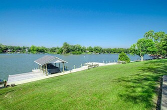 695 Lakengren Dr, Unit 508 in Eaton, OH - Foto de edificio - Building Photo