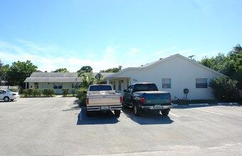 330 Wickline Blvd in Lantana, FL - Building Photo - Building Photo