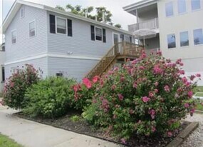 206 W Roberts Ave, Unit 1st floor in Wildwood, NJ - Building Photo