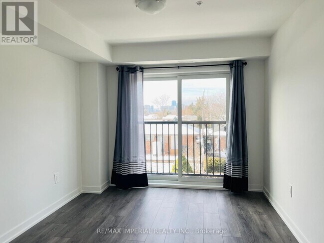 1670 Victoria Park Ave in Toronto, ON - Building Photo - Building Photo