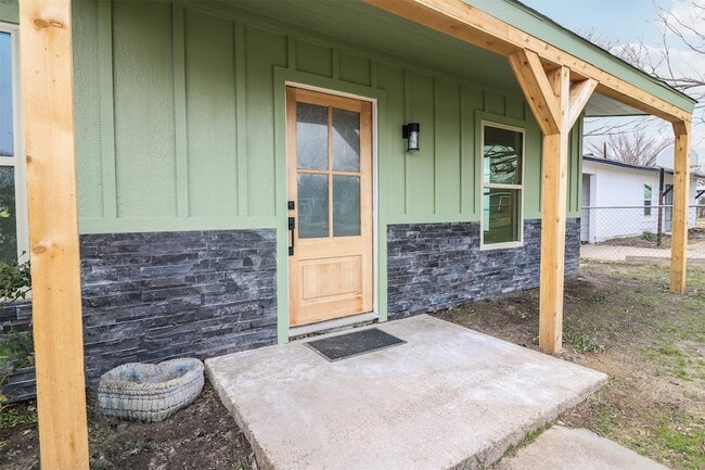 1211 Gate Ln Dr in Mesquite, TX - Building Photo - Building Photo