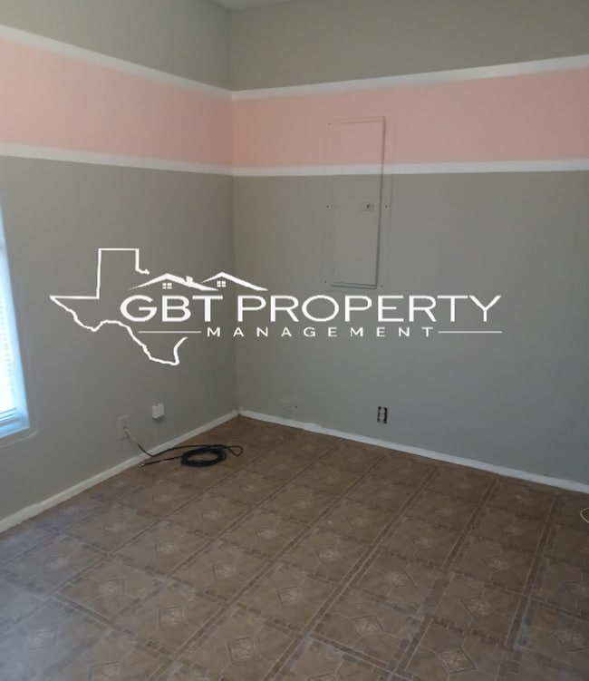 207-207 Davis St in Longview, TX - Building Photo - Building Photo
