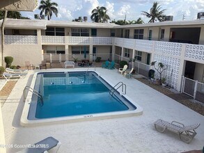 350 Woodland Ave, Unit 7 in Cocoa Beach, FL - Building Photo - Building Photo