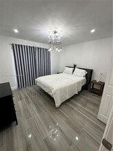 12010 NW 33rd St in Sunrise, FL - Building Photo - Building Photo