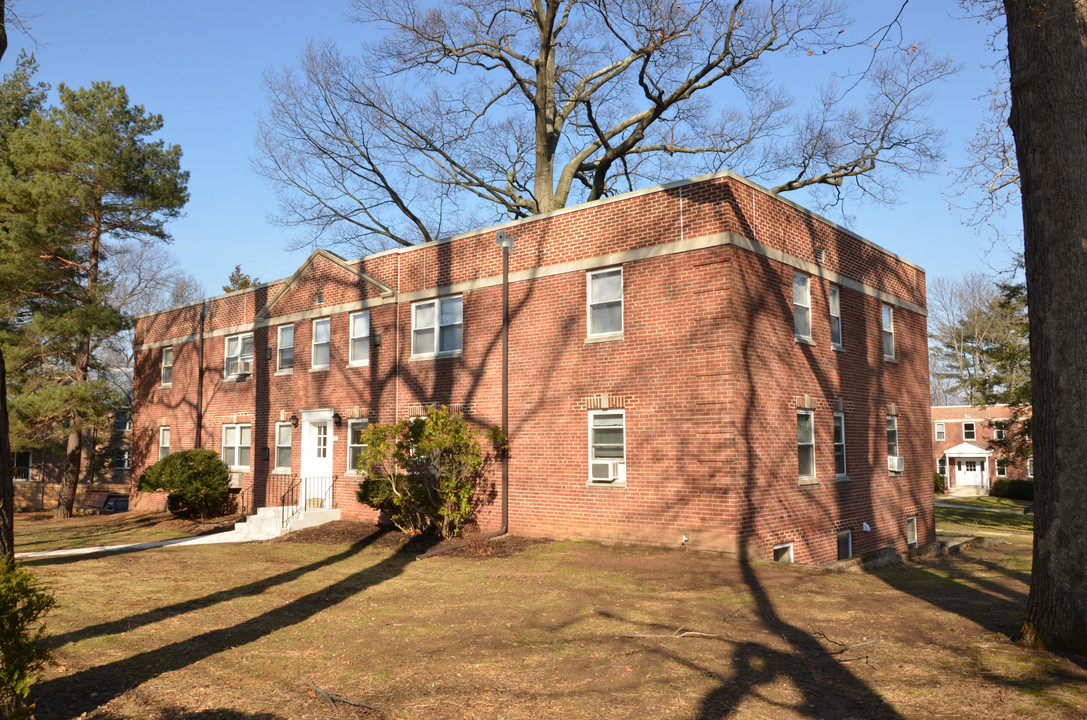 Brynmont Apartments in Bryn Mawr, PA - Building Photo