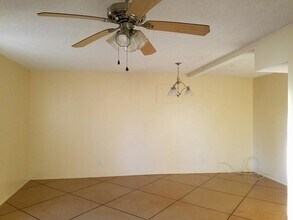 5041 S Greenway Dr in Tucson, AZ - Building Photo - Building Photo