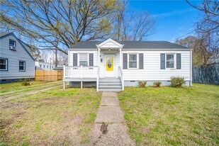 1009 De Gaule St in Newport News, VA - Building Photo