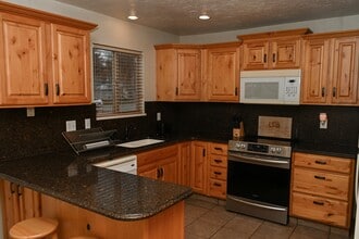 176 E 200 S in Richmond, UT - Building Photo - Building Photo