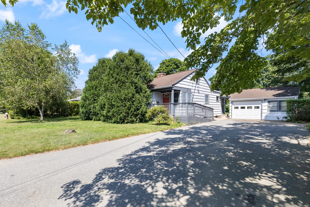 3 Jo Anne St in East Lyme, CT - Building Photo