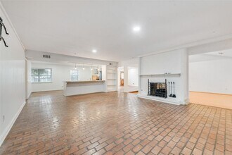 7106 Lakehurst Ave in Dallas, TX - Building Photo - Building Photo
