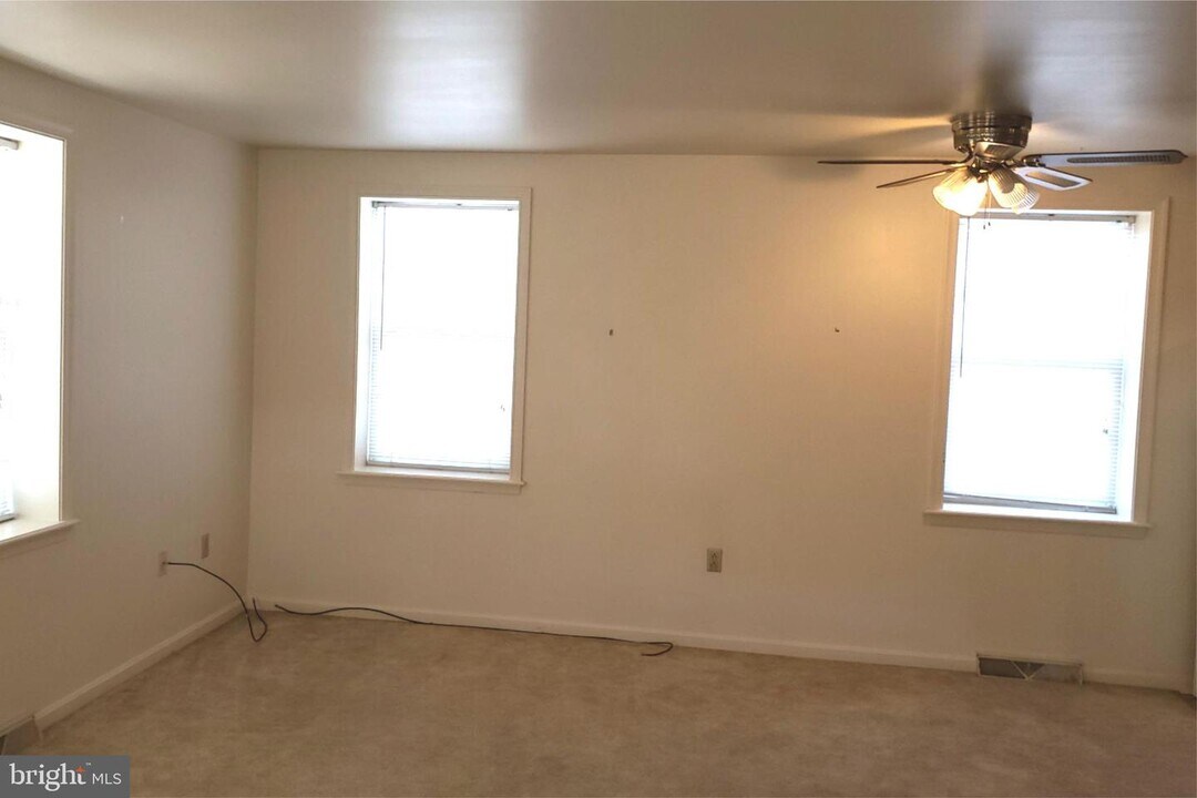 251 S 3rd St-Unit -A in Oxford, PA - Building Photo