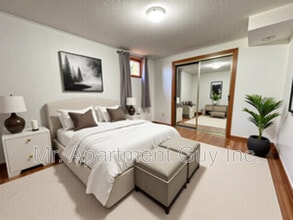 484 E 25th St in Hamilton, ON - Building Photo - Building Photo