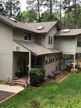 15610 Nopel Ave in Forest Ranch, CA - Building Photo - Building Photo