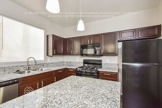 4924 Dancing Lights Ave in Las Vegas, NV - Building Photo - Building Photo