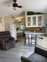 1674 University Pkwy in Sarasota, FL - Building Photo - Building Photo