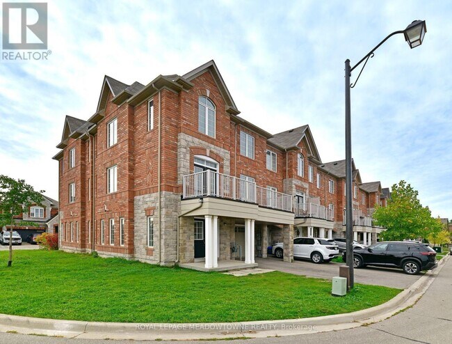 1124 Durno Ct in Milton, ON - Building Photo - Building Photo