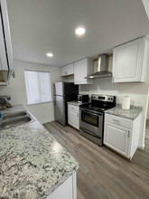 1270 Berggren Way in Sacramento, CA - Building Photo - Building Photo