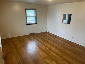 1607 E Commercial St in Springfield, MO - Building Photo - Building Photo