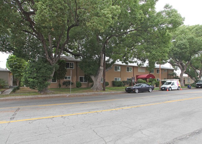 Edison Apartments in Burbank, CA - Building Photo - Building Photo