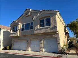 2596 Land Rush Dr in Henderson, NV - Building Photo
