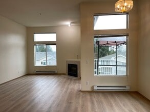 22106 41st Pl S in Kent, WA - Foto de edificio - Building Photo