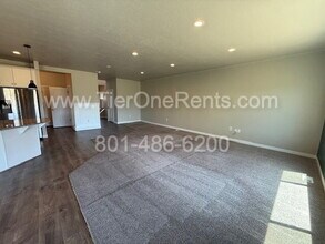 661 Koins Way in Bluffdale, UT - Building Photo - Building Photo
