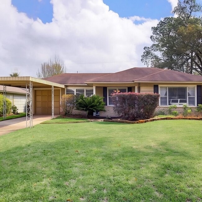 property at 1010 Bay Oaks Rd