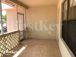 727 S Pine St in Lake Worth Beach, FL - Building Photo - Building Photo