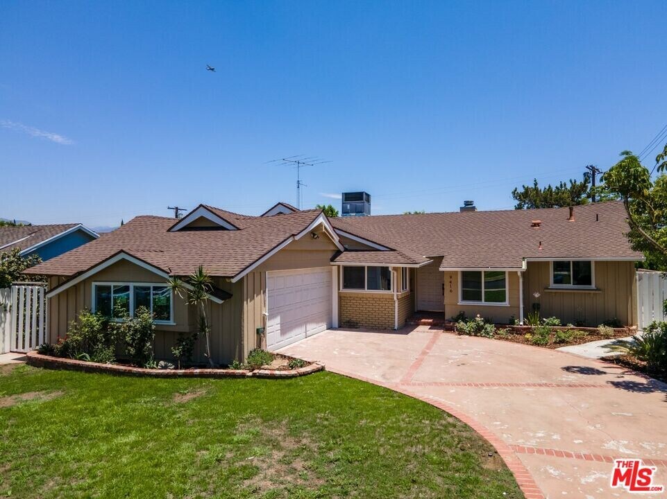 9416 Ruffner Ave in Los Angeles, CA - Building Photo