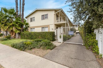 14711 Sylvan St in Van Nuys, CA - Building Photo - Building Photo