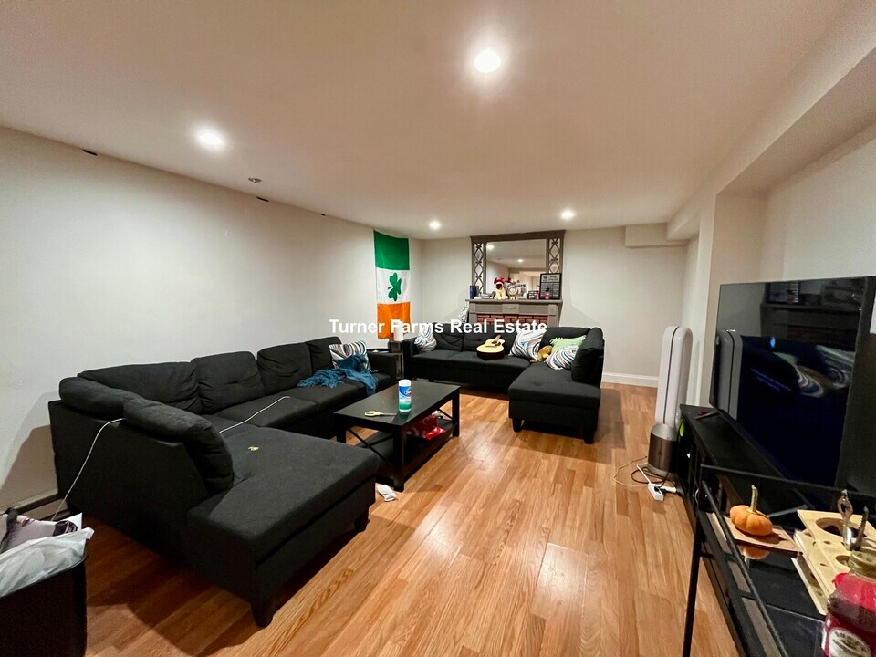 22 Parker Hill Ave, Unit 1 in Boston, MA - Foto de edificio