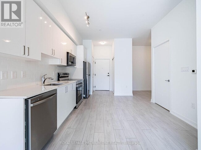 556-556 Marlee Ave