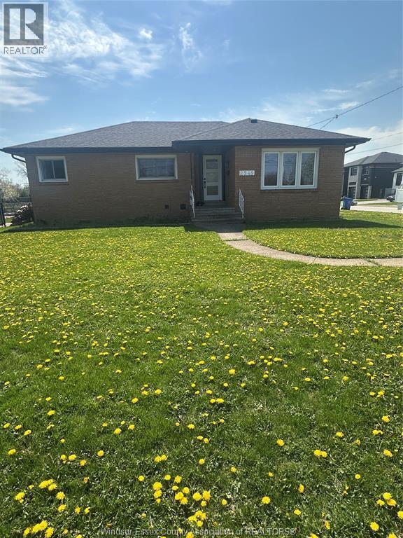 2549 Grand Marais Rd W
