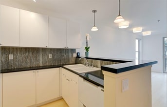 1323 Boren Ave in Seattle, WA - Building Photo - Building Photo