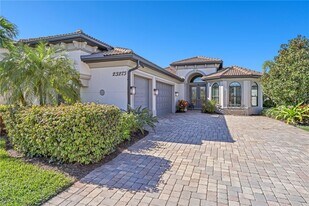 23273 Salinas Way in Bonita Springs, FL - Building Photo