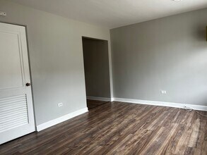 14547 Blaine Ave-Unit -Apt 3 in Posen, IL - Foto de edificio - Building Photo