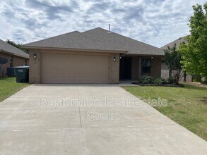2432 Fallview Dr in Edmond, OK - Building Photo - Building Photo