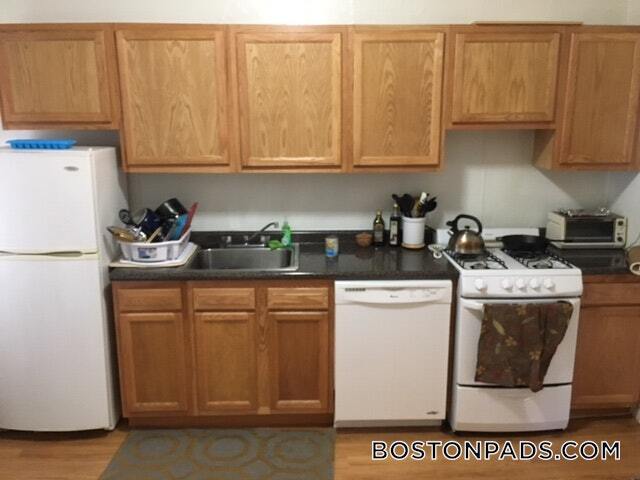1634 Commonwealth Ave in Boston, MA - Building Photo