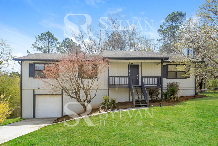5821 Angela Ct in Douglasville, GA - Building Photo